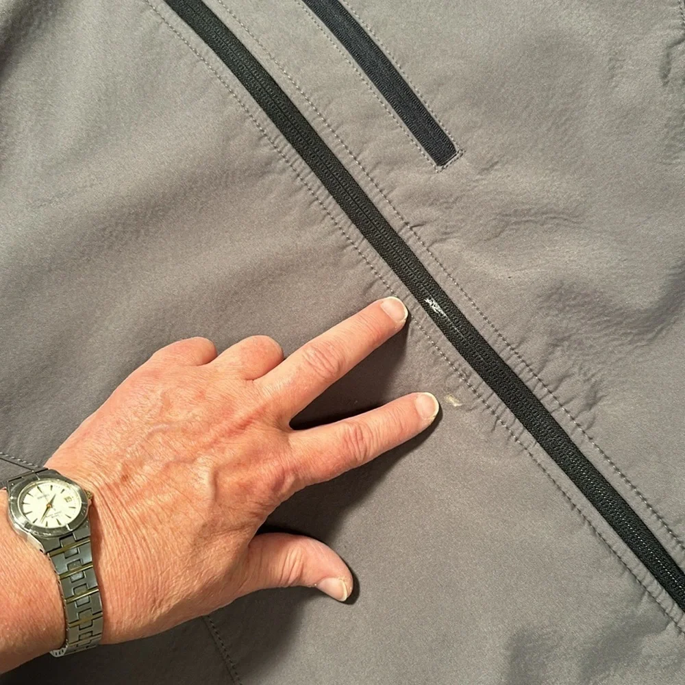 Zine zip front mid-weight coat, size large